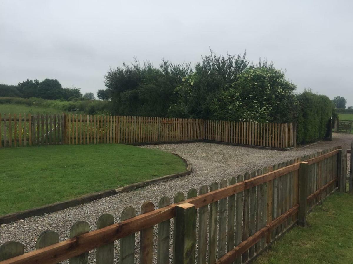 Woodpecker Cottage At Frog Trotters Cottages Hartpury Exterior foto